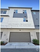 Building Photo - 370 Arc Ct
