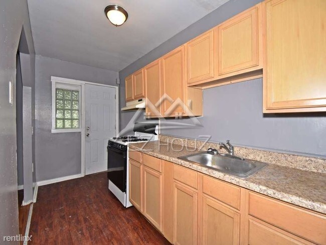 Building Photo - 3 br, 2 bath House - 3705 8th St