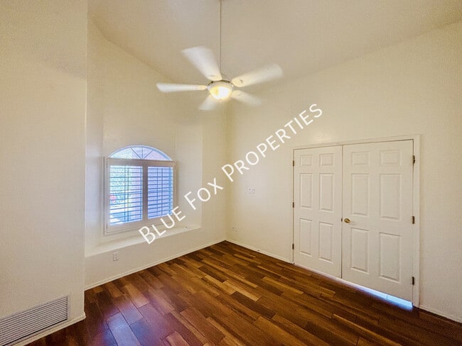 Building Photo - 10451 N Calle Verano Seco