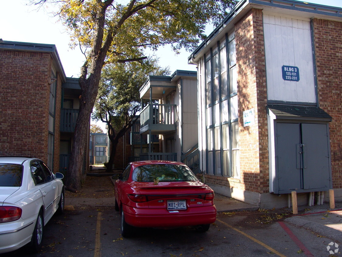 Building Photo - Parkside Place Apartments