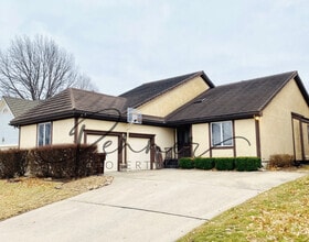 Building Photo - 625 NE St Andrews Cir