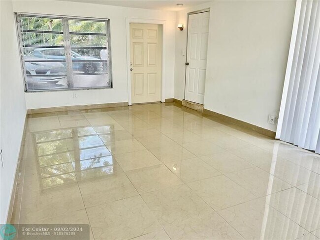 Building Photo - 4307 Sea Grape Dr