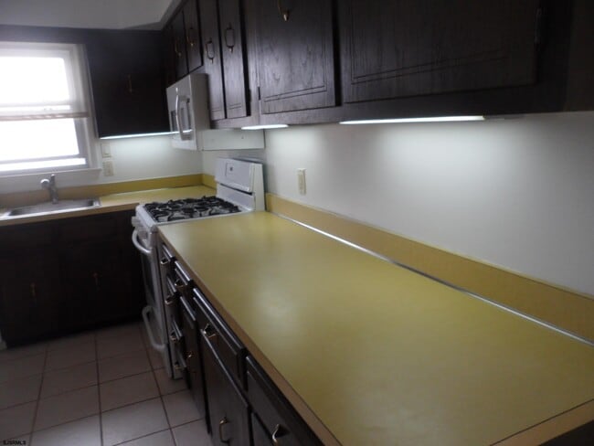Building Photo - 447 Berkshire Dr