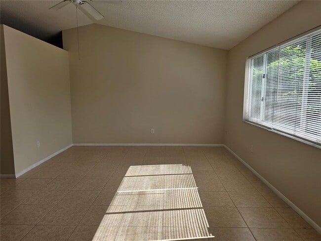 Building Photo - 8507 Caledesi Island Dr