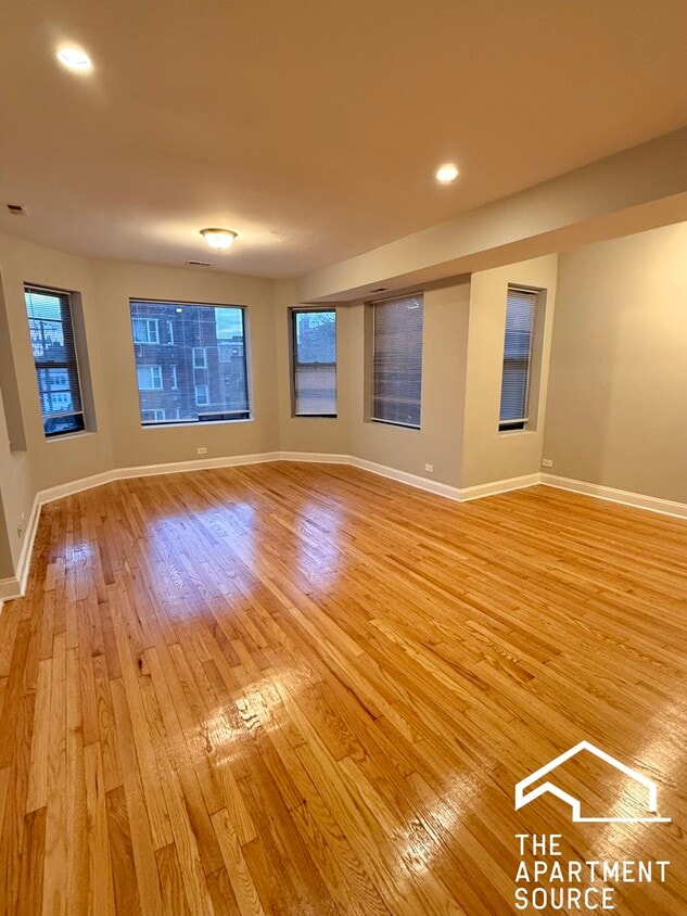 Foto principal - 6915 S Paxton Ave