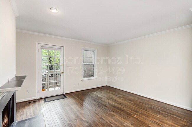 Building Photo - 449 Old Town Ct