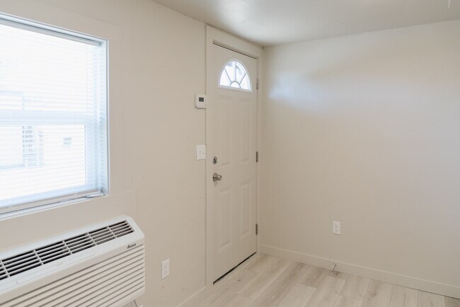 Foto del edificio - 425 SE 2nd St