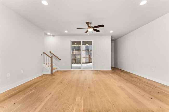 Building Photo - 232 Lessin Ln