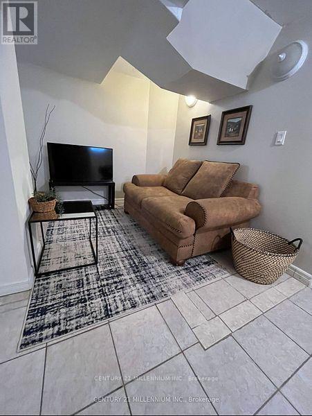 Building Photo - 18 Margrath Pl