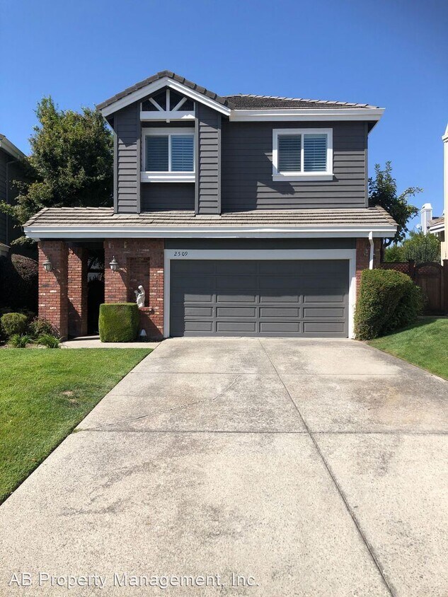 Primary Photo - 4 br, 3 bath House - 2509 Canyon Lakes Dri...