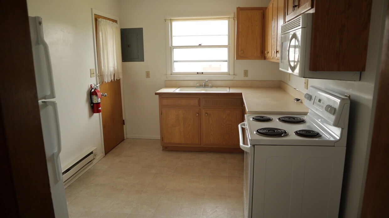 Primary Photo - 1004 E Lyons St