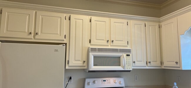 Building Photo - 2109 Harris Dr
