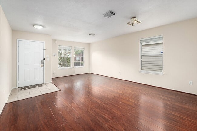 Building Photo - 18218 Thicket Grove Rd