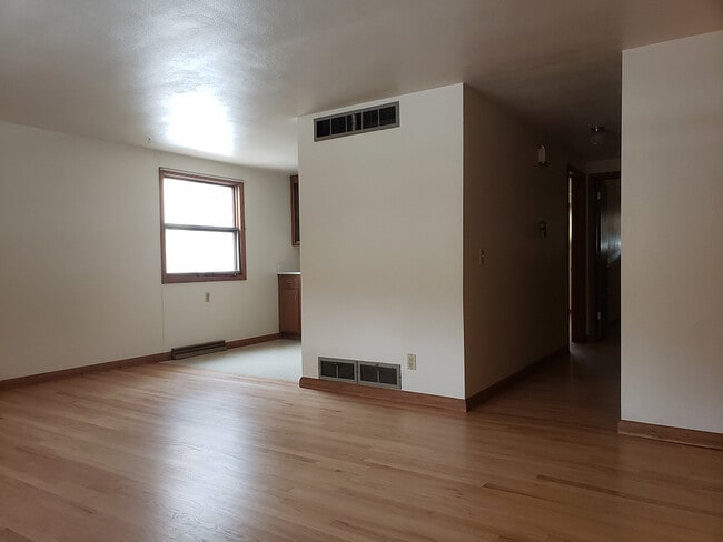 Building Photo - 605 N Midvale Blvd
