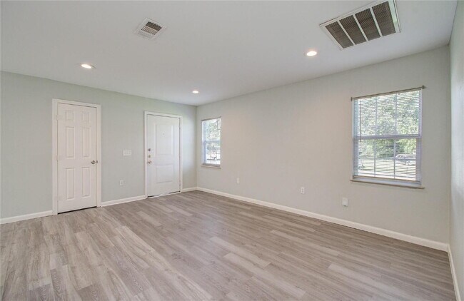 Foto del edificio - Newly updated 3 bed 2 bath