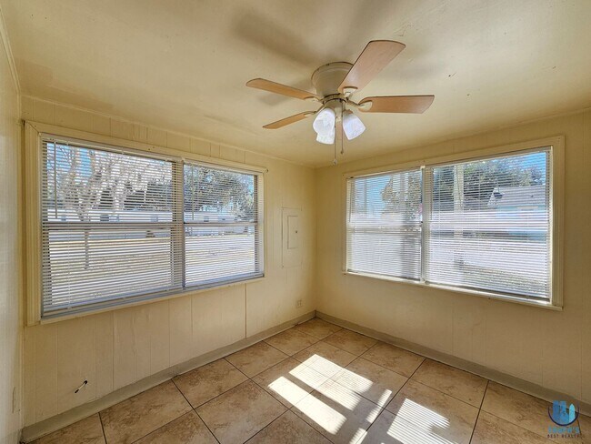 Building Photo - 2 BEDROOM, 1 BATHROOM House for rent in Lakeland - Available NOW !