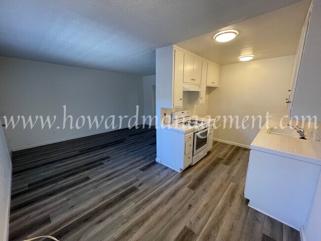 Building Photo - 3556 San Marino St