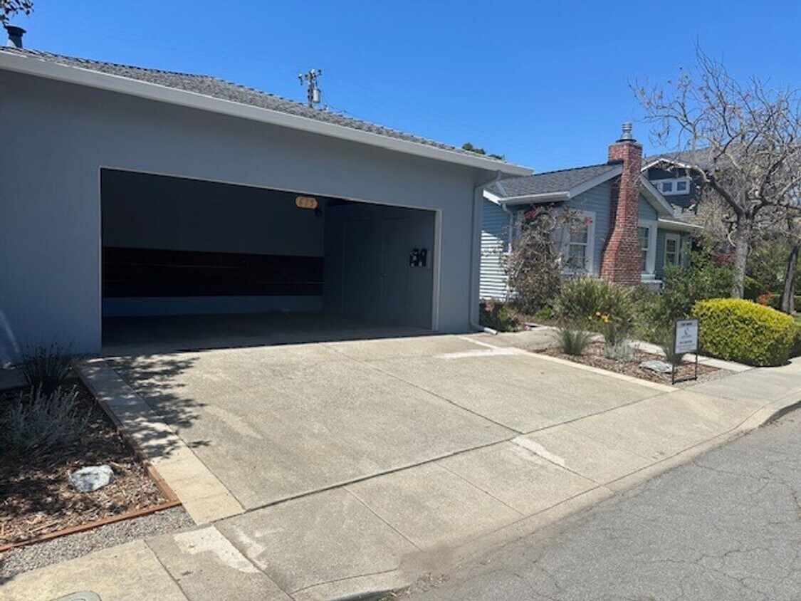 Primary Photo - 615 Gilroy Dr