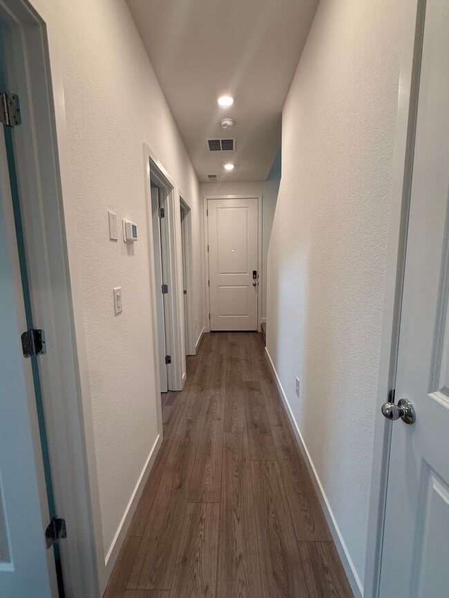 Building Photo - Brand-New 3 Bed | 2.5 Bath Townhome in Carson City