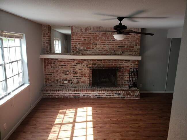 Building Photo - 2212 Lanier Dr