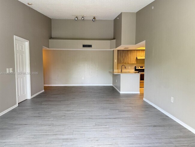 Foto del edificio - 5015 Wiles Rd