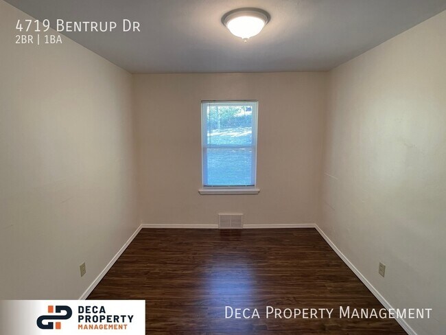 Building Photo - 2 Bedroom House