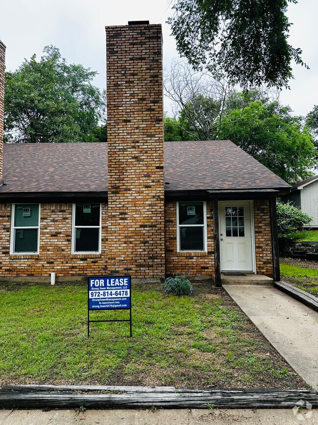 Building Photo - 1205 W Texas St