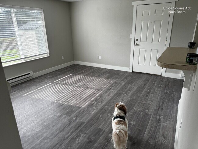 Foto del edificio - "Charming 1-Bedroom Retreat with Hardwood ...