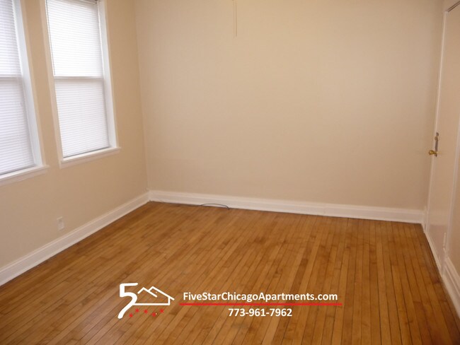 Building Photo - 3552 W Belmont Ave