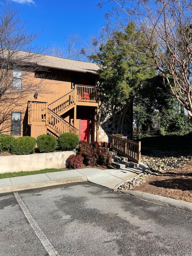 Foto del edificio - 2 Bedroom Condo with Large Back Deck & Lak...