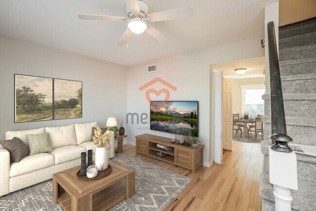 Foto del edificio - Charming 2-Bedroom Townhome in Prime West Ashley Location