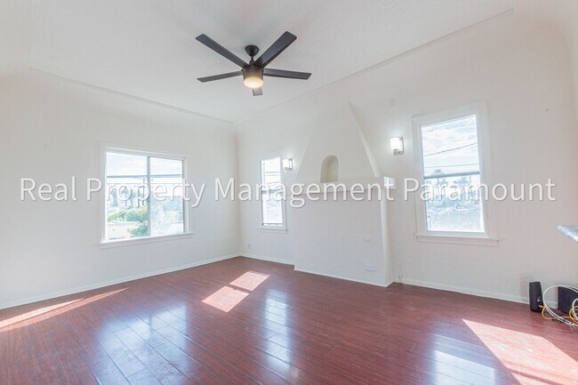 Foto del edificio - 2757 S Mansfield Ave