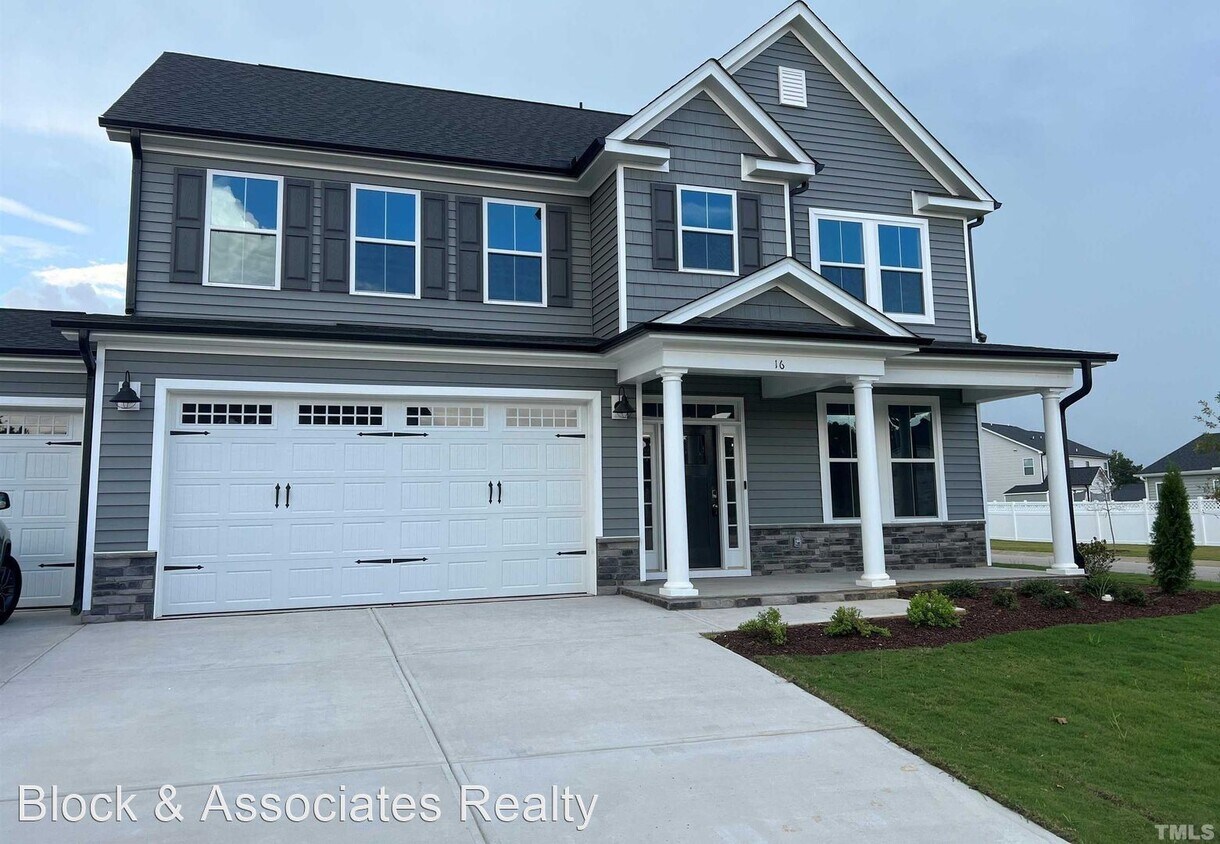 Primary Photo - 5 br, 3 bath House - 16 Hopper Circle