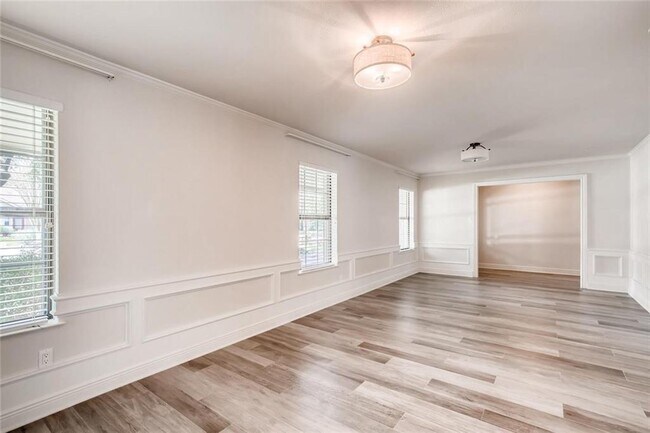 Foto del edificio - 11401 Oak Knoll Dr