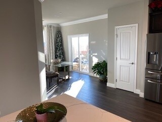 Comedor - 880 Congaree Ln