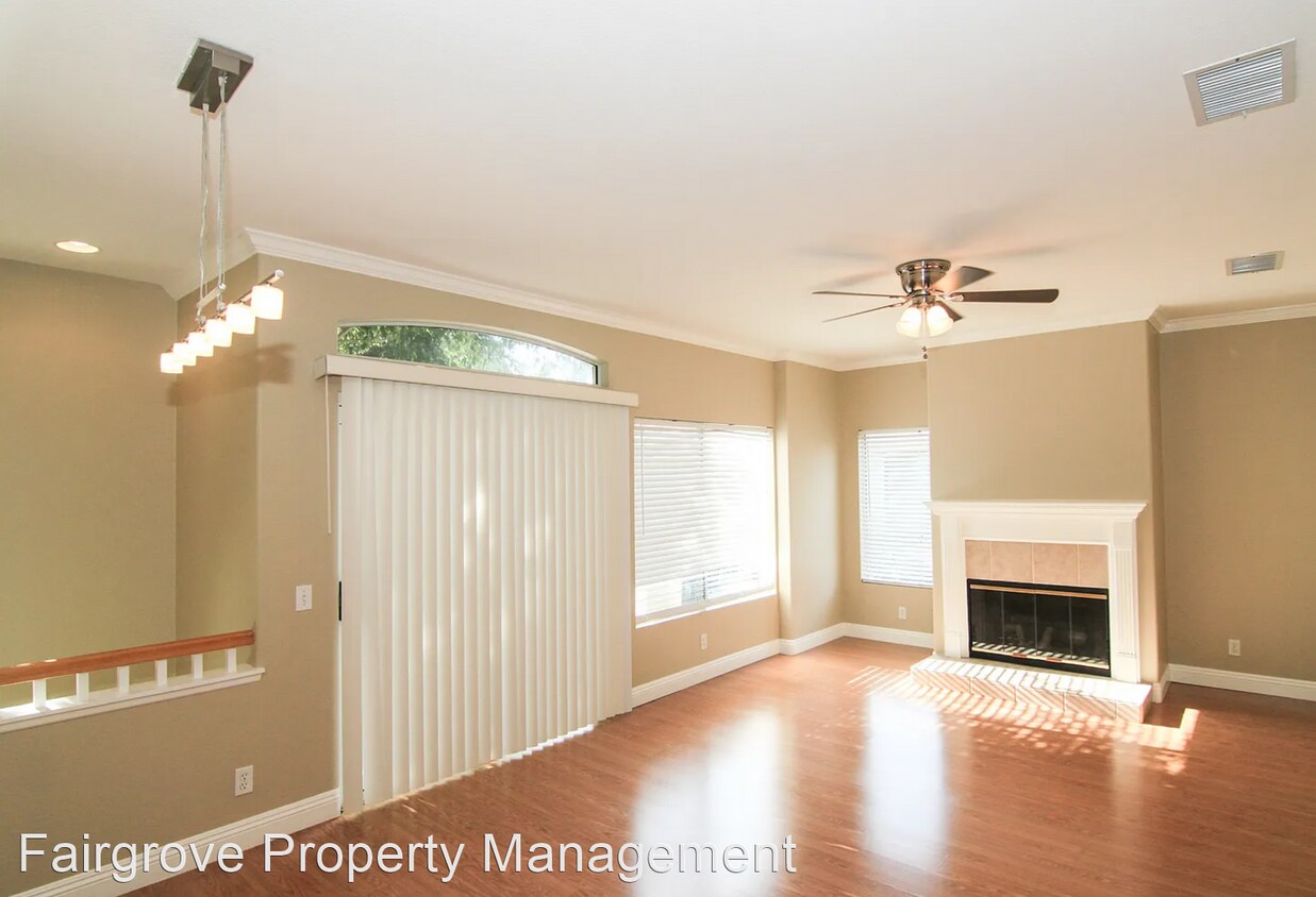 Building Photo - 3 br, 2 bath House - 1 Vellisimo Dr