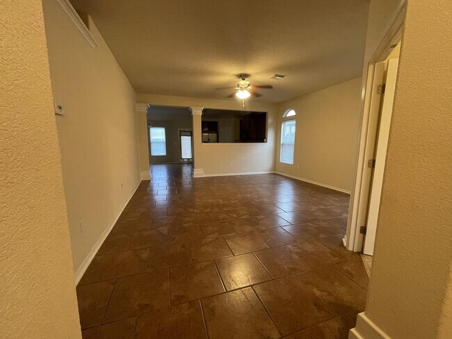 Building Photo - 2529 Las Brisas St