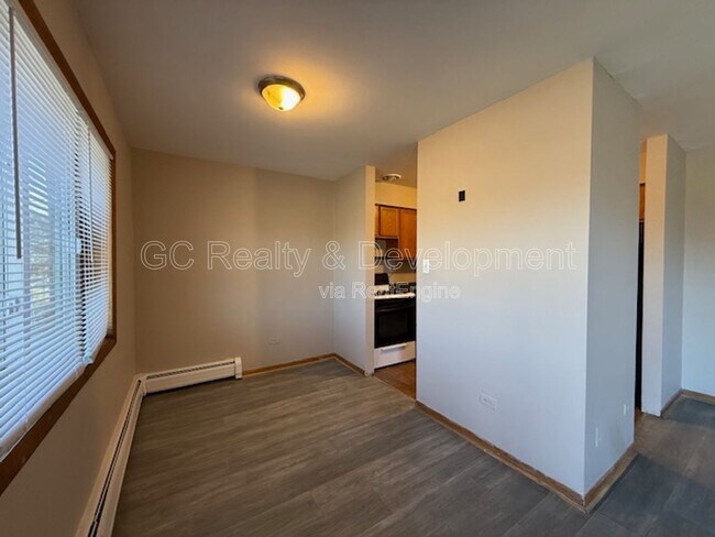 Building Photo - 847 College Blvd