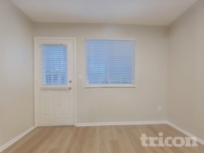 Building Photo - 1743 Napa Valley Ct SE