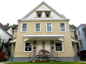 Building Photo - 7218 Meade St