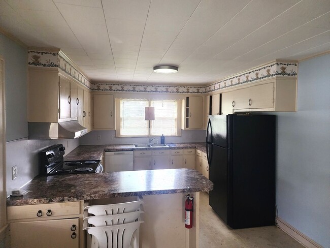 Building Photo - 571 Lovers Ln