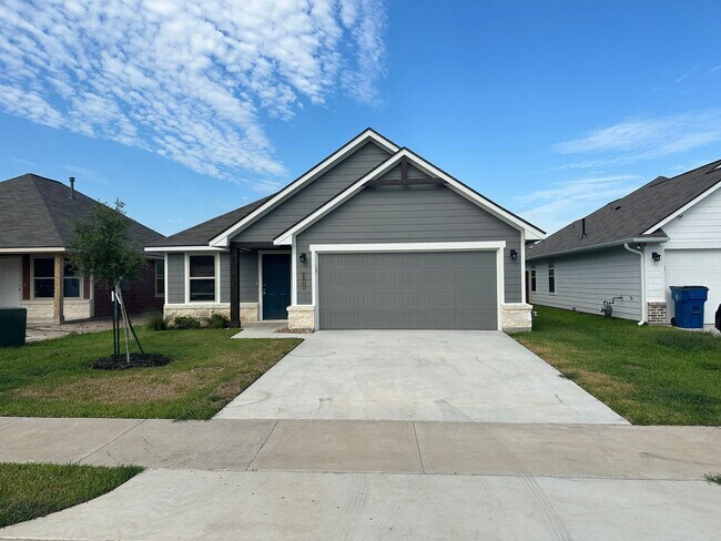 Foto del edificio - Navasota - NEW BUILD -3 bedrooms / 2 bath ...
