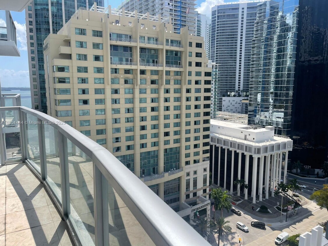 Primary Photo - 1060 Brickell Ave