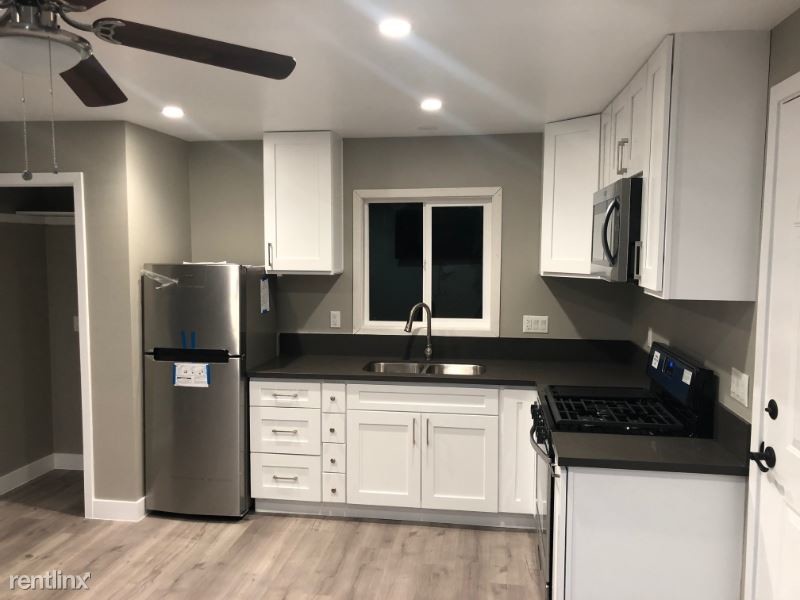 Primary Photo - Studio, 1 bath Apartment - woodland hills