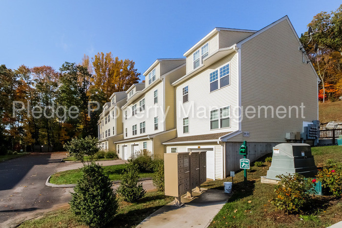 Primary Photo - 205 River View Ln