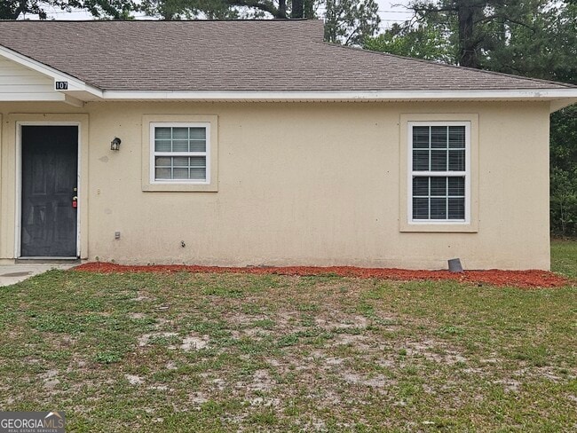 Building Photo - 107 Lively Oaks Dr
