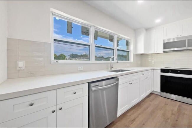 Building Photo - 2421 NW 152nd St