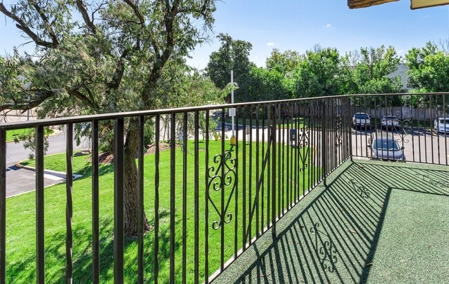 Building Photo - Timber Lake