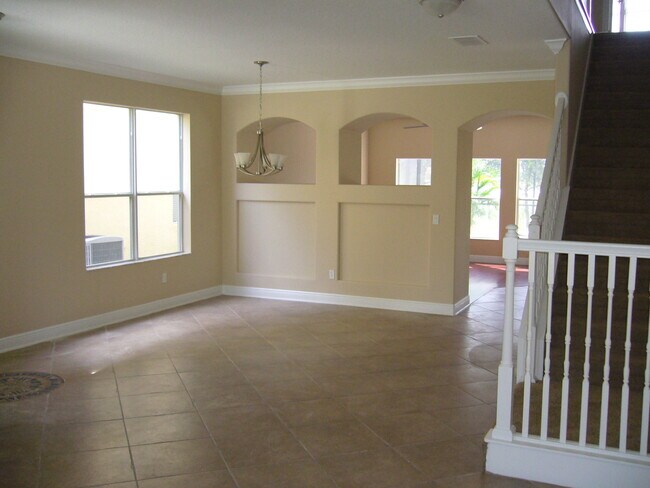 Foto del edificio - 4 Bedroom/2.5 Bath next to Lake in Windermere ...