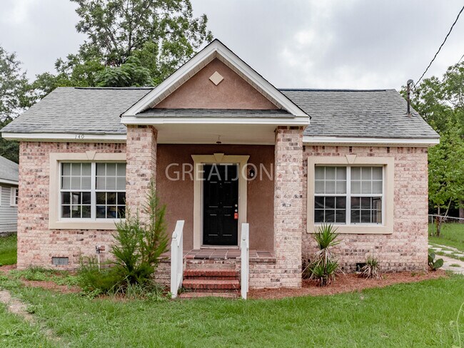 Foto del edificio - REDUCED! - HOLIDAY SPECIAL! SIGN A LEASE B...